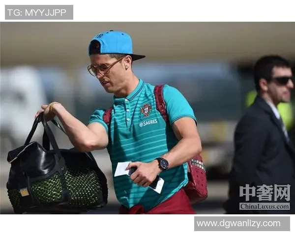足球明星们的时尚包包推荐与搭配技巧解析